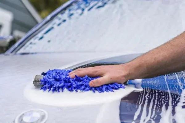 What's The Average Tip For a Car Detailer?