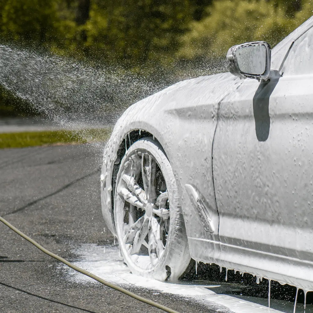 Graphene-infused shampoo for car cleaning