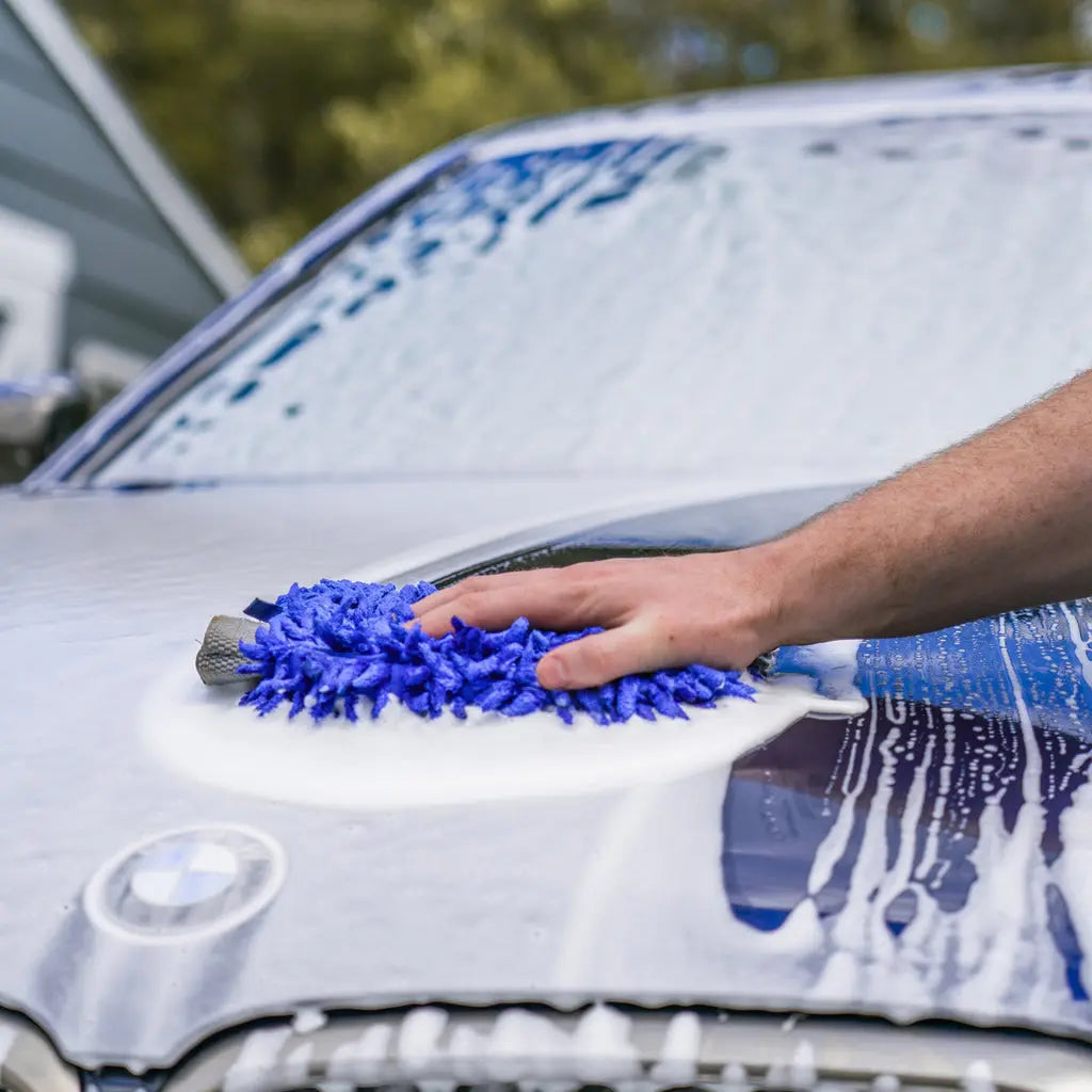 Superior sudsing action for effective car washing